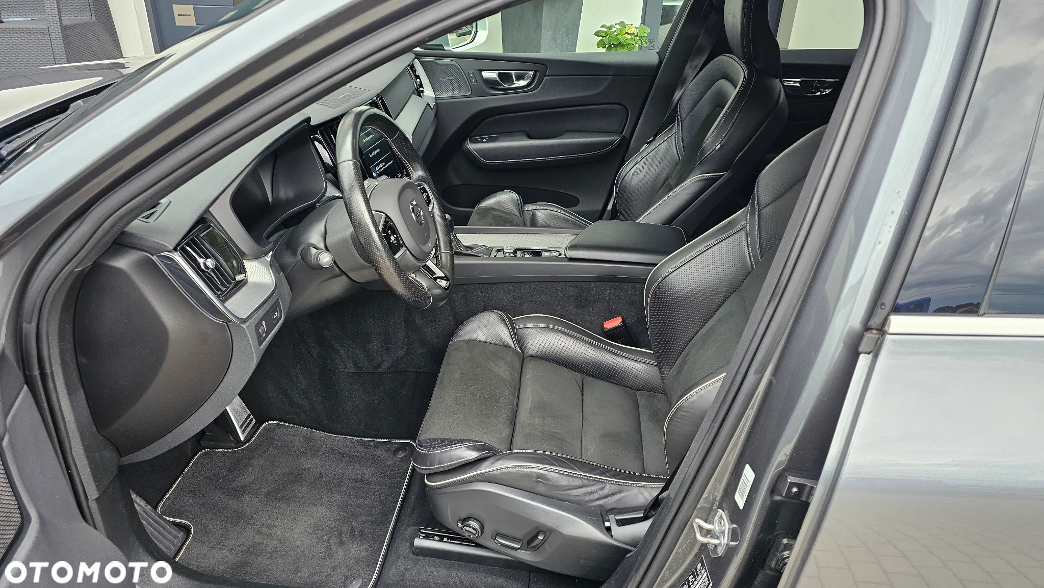 Volvo XC 60 D4 R-Design - 6