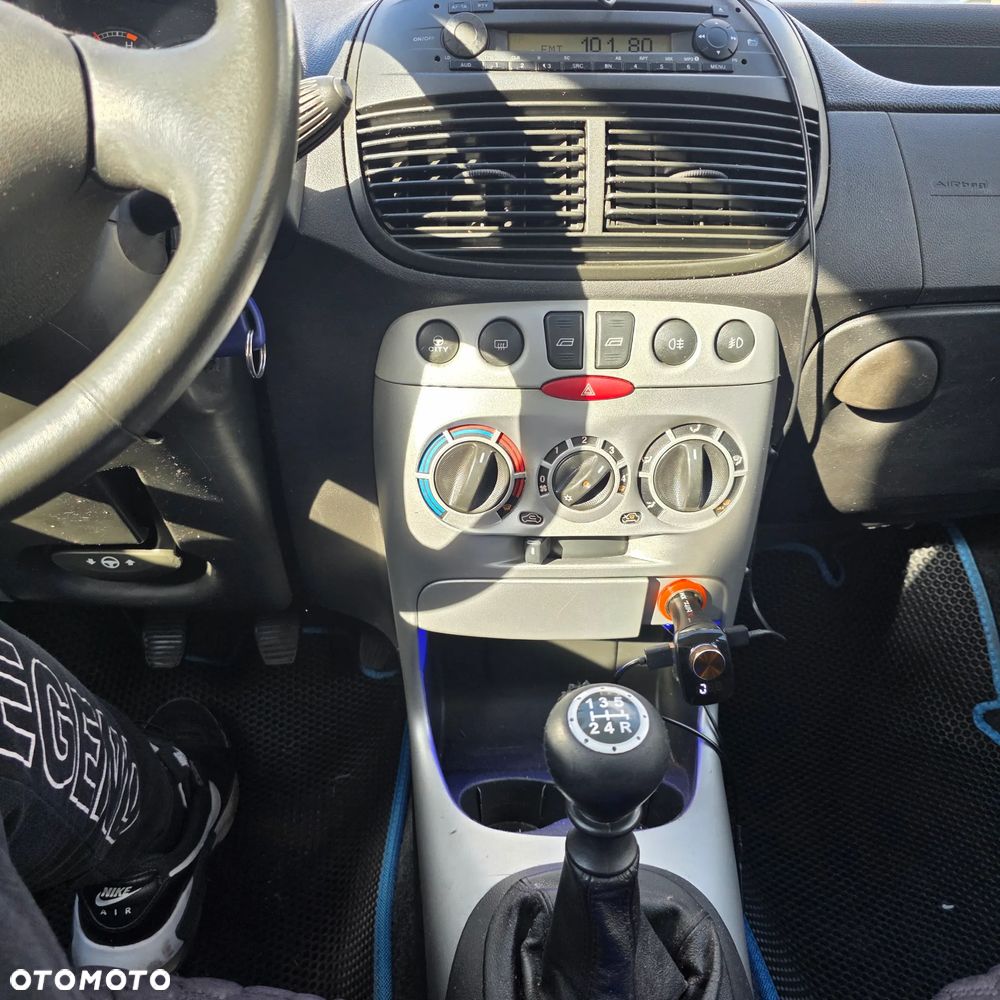 Fiat Punto 1.2 8V - 15