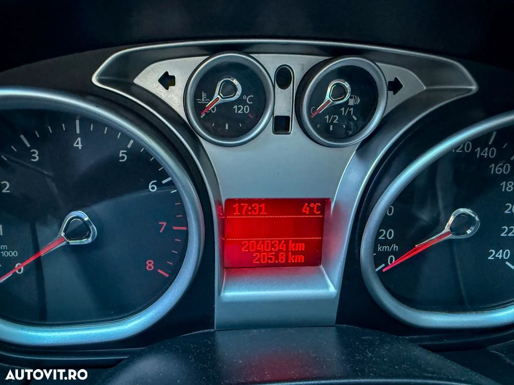 Ford Focus 1.6 Titanium - 8