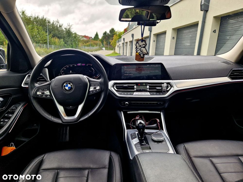 BMW Seria 3 320d xDrive Luxury Line - 21