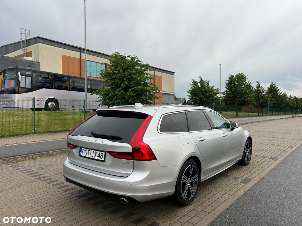 Volvo V90 D4 Momentum Pro - 6