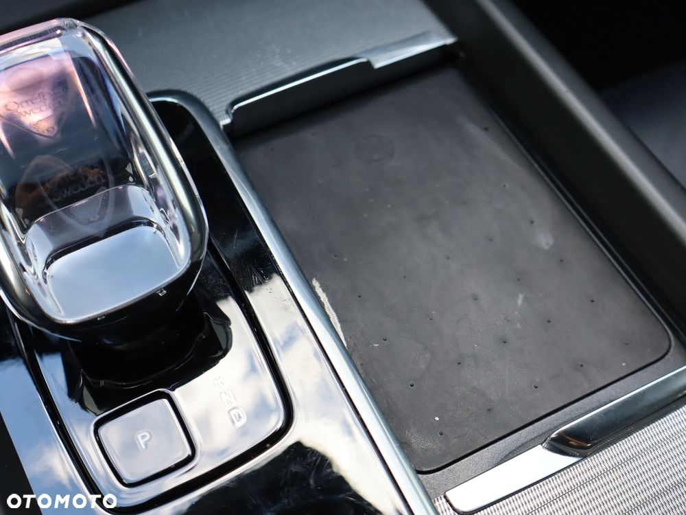 Volvo XC 60 B5 B AWD Plus Dark - 25