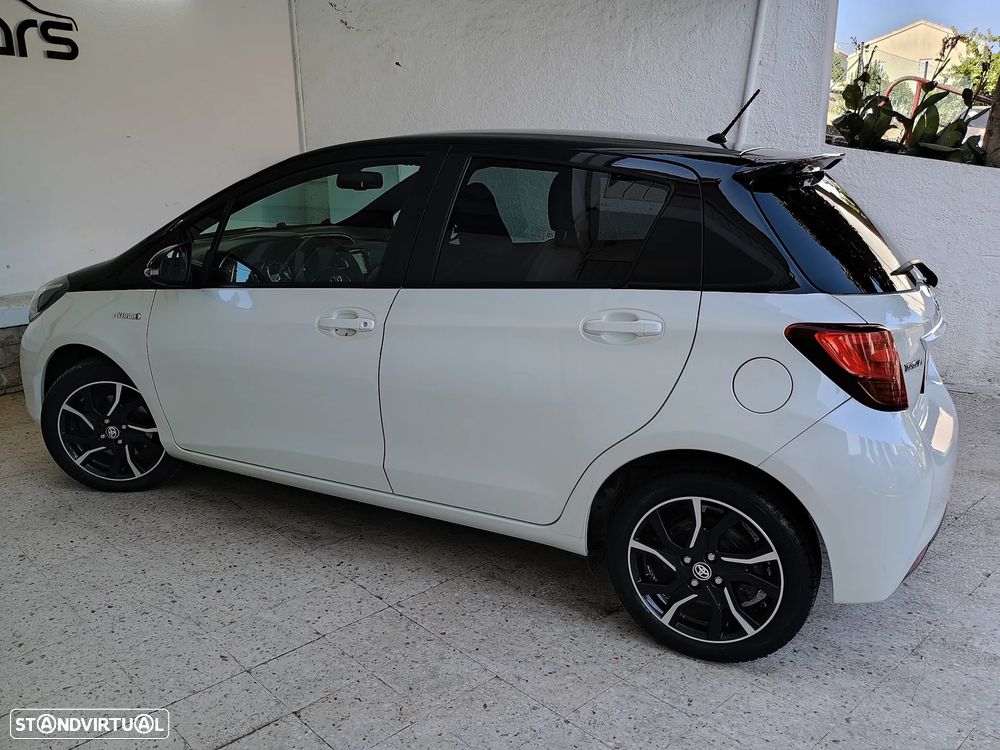 Toyota Yaris 1.5 HSD Comfort +P.Style+P.Techno — fotografia 20