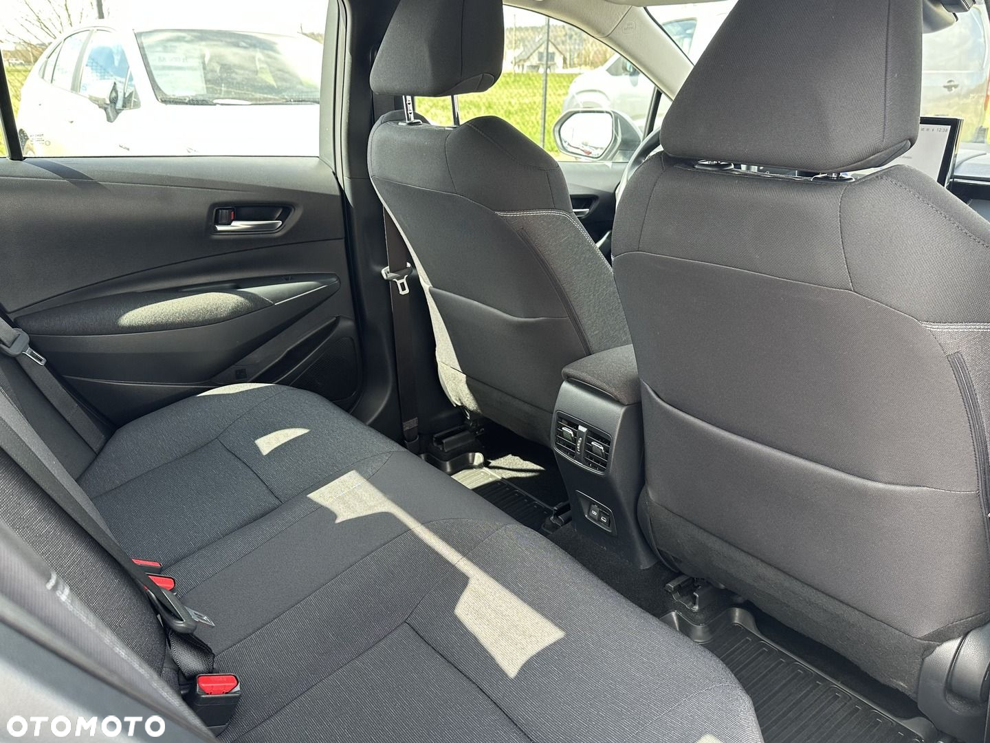 Toyota Corolla - 12