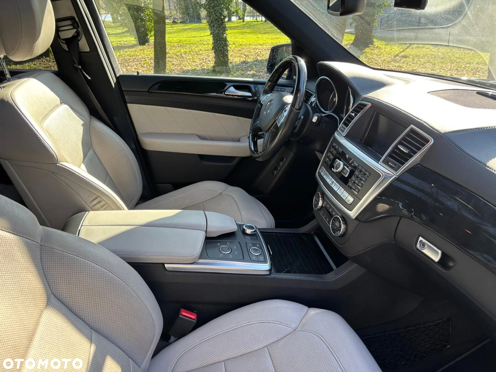 Mercedes-Benz GL 400 4-Matic - 16