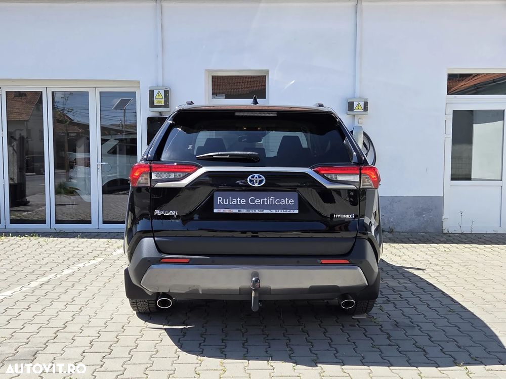 Toyota RAV4 - 6