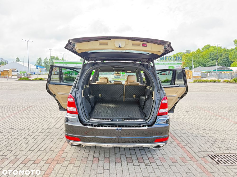 Mercedes-Benz GL - 26