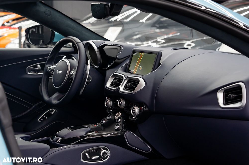 Aston Martin V8 Vantage Standard - 9