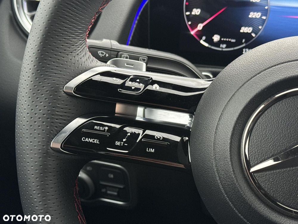 Mercedes-Benz GLB - 25
