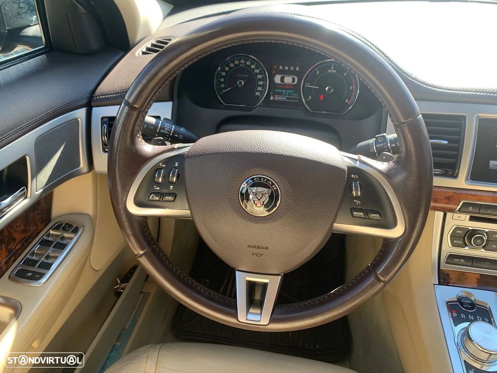 Jaguar XF 3.0 D V6 S Premium Luxury - 15
