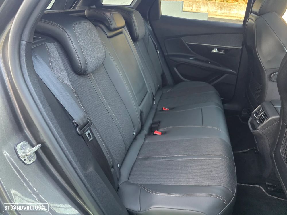 Peugeot 3008 1.6 Hybrid GT Pack e-EAT8 - 21