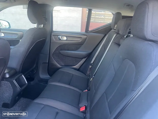 Volvo XC 40 1.5 T3 Momentum Tech Edition - 27