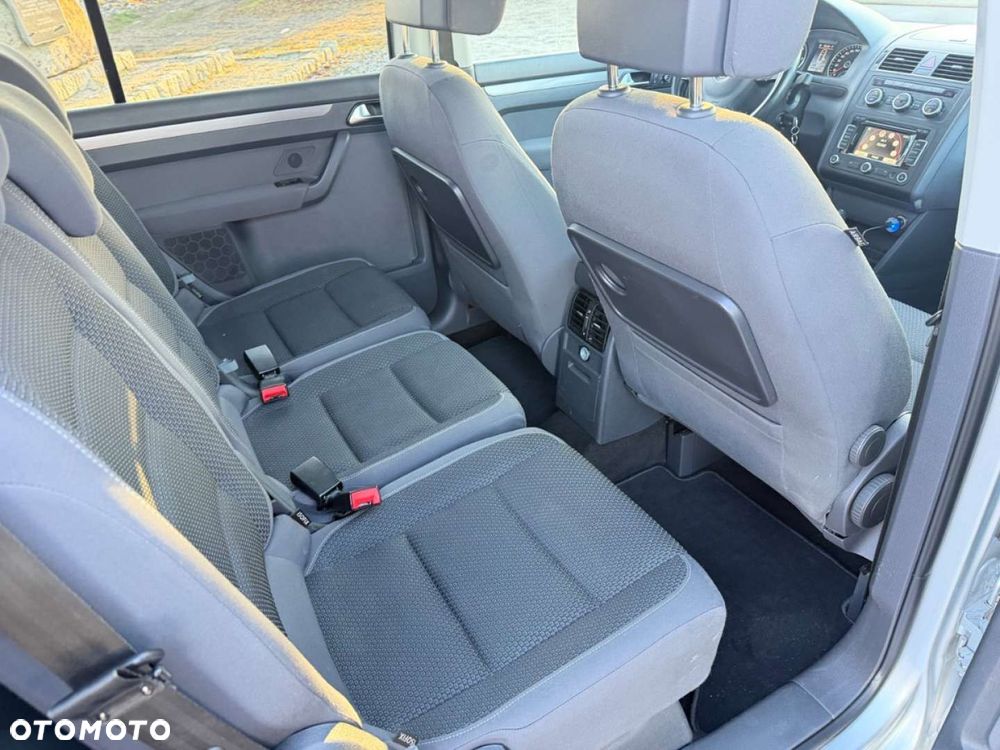 Volkswagen Touran 1.6 TDI DPF BlueMotion Technology DSG Highline - 14