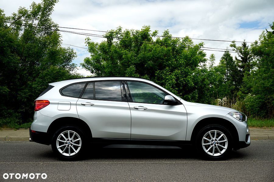 BMW X1 sDrive18d xLine sport - 18