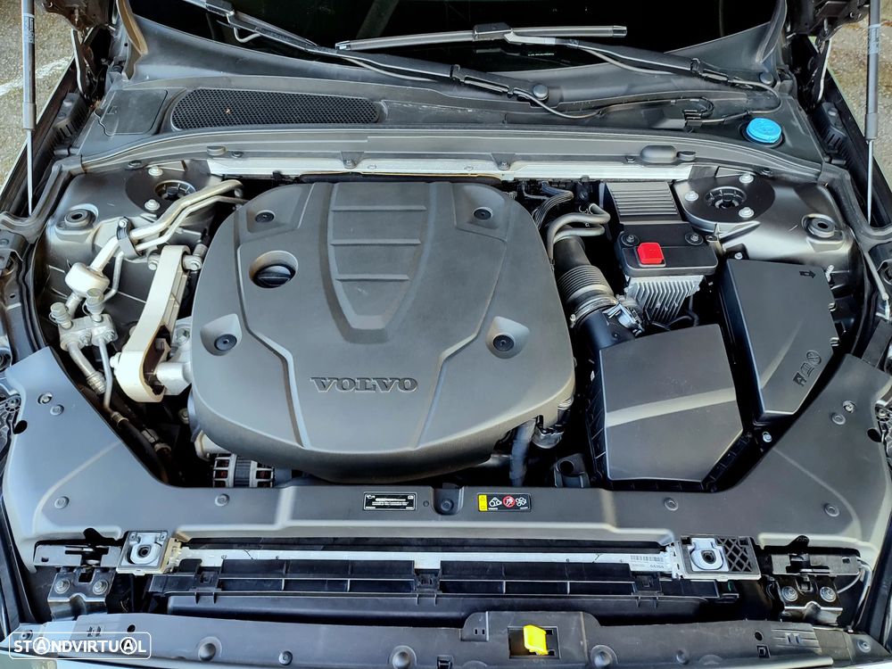 Volvo V60 2.0 D3 Momentum Geartronic - 25