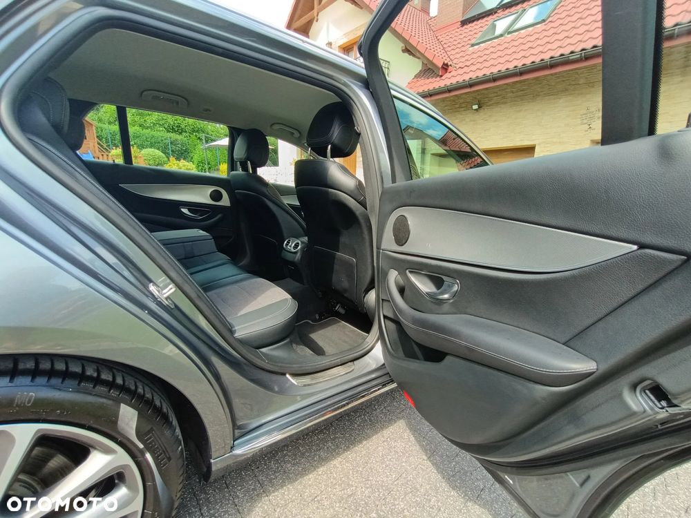 Mercedes-Benz Klasa E 200 CGI BlueEFFICIENCY Automatik Avantgarde - 33