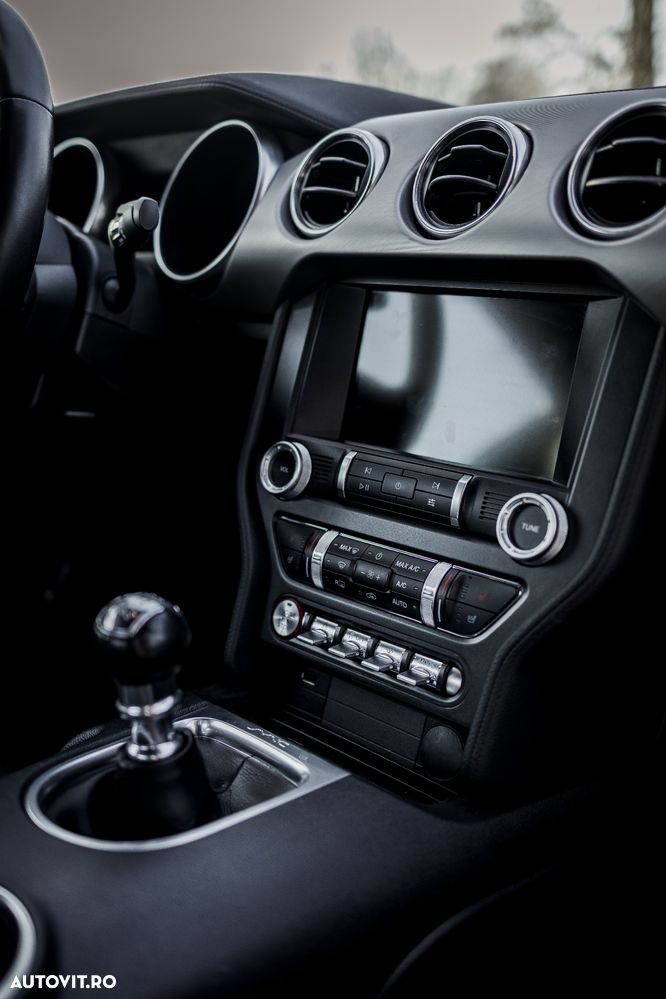Ford Mustang 2.3 EcoBoost - 10