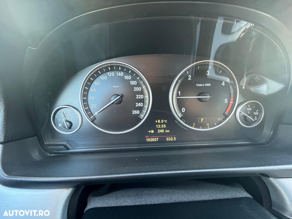 BMW Seria 5 520d - 24