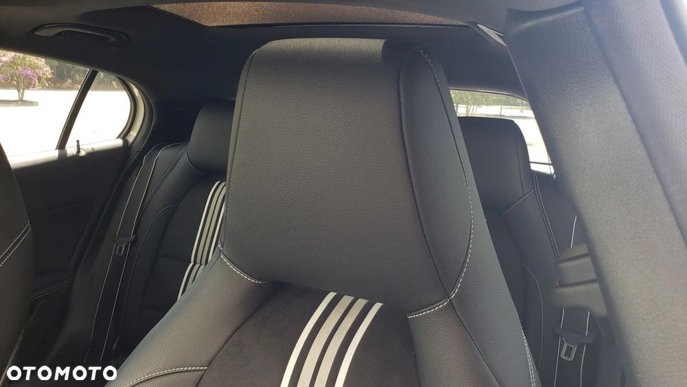 Mercedes-Benz GLA 250 7G-DCT Peak Edition - 29