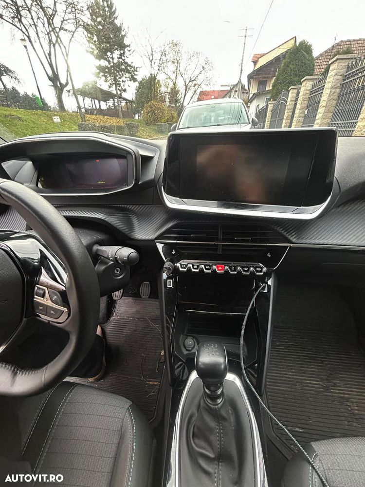 Peugeot 2008 1.2 L PureTech STT Allure - 9