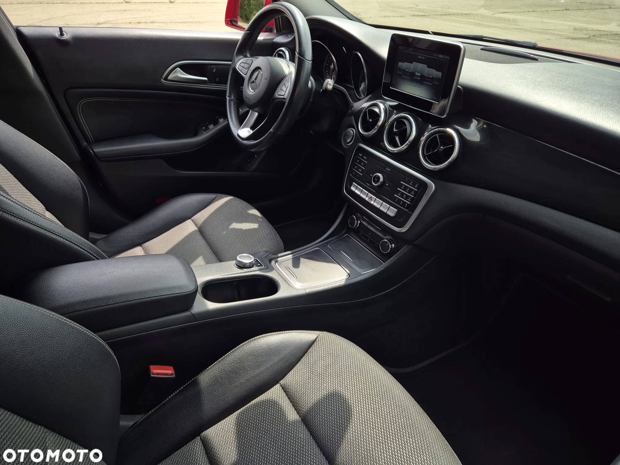 Mercedes-Benz CLA - 23