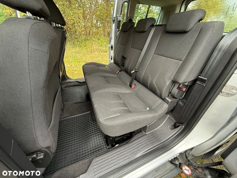 Ford Transit Connect - 23