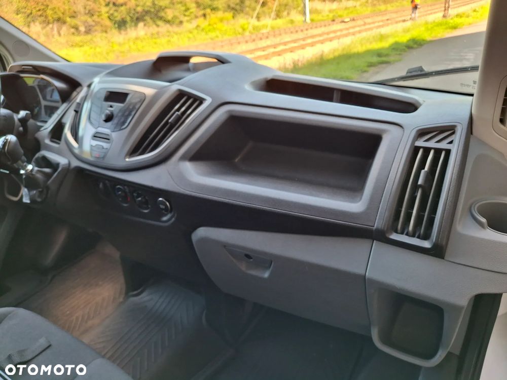 Ford Transit - 18
