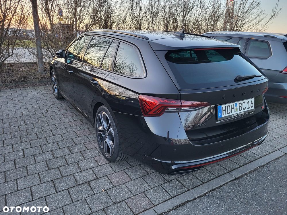 Skoda Octavia 2.0 TSI DSG RS - 4