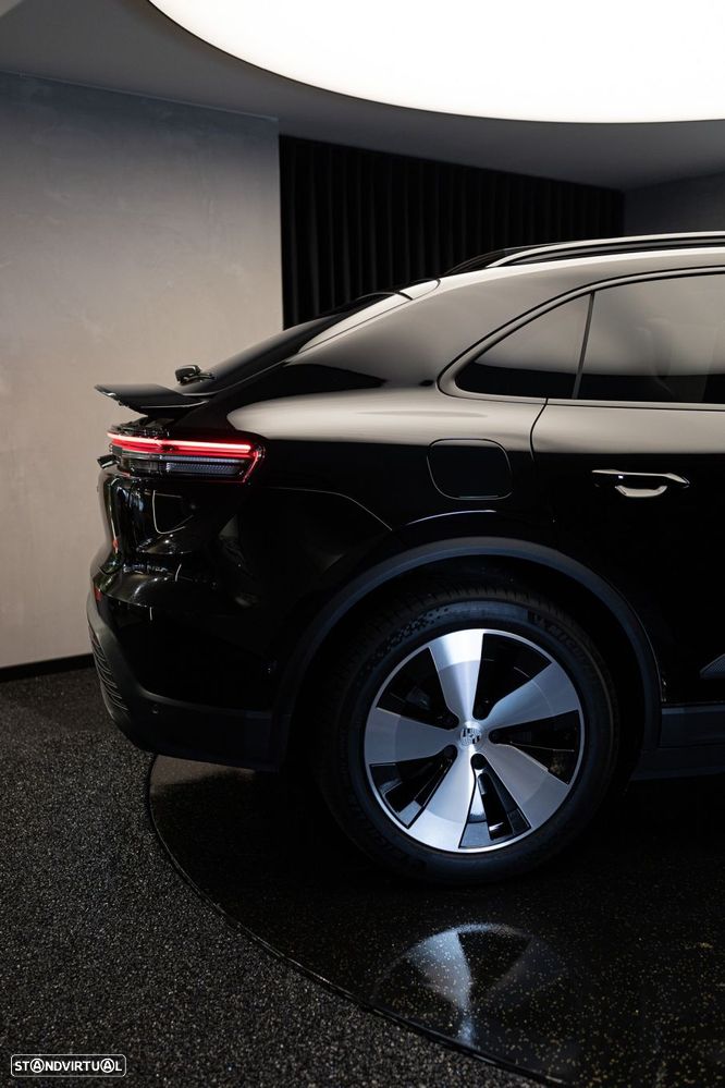 Porsche Macan Electric 4 - 51