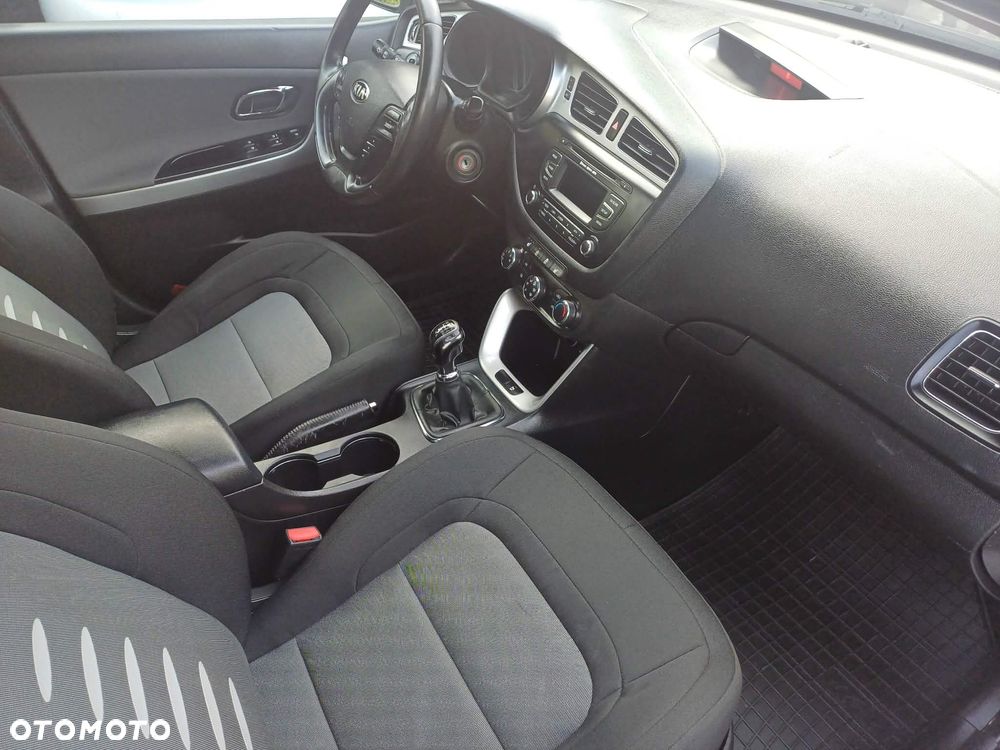 Kia Ceed - 13