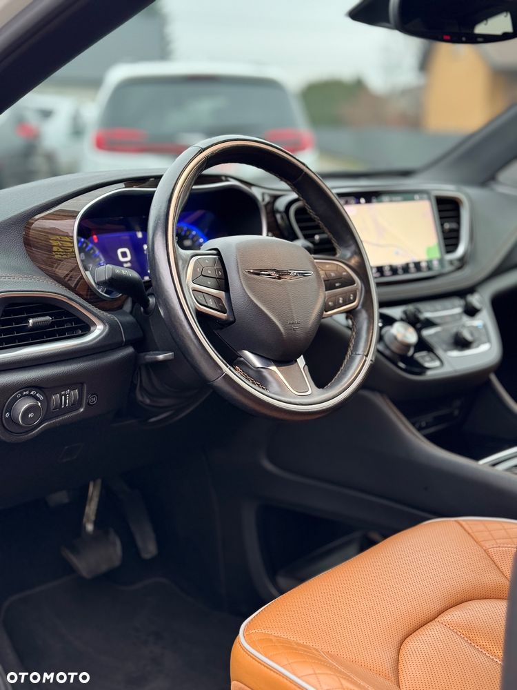 Chrysler Pacifica - 13