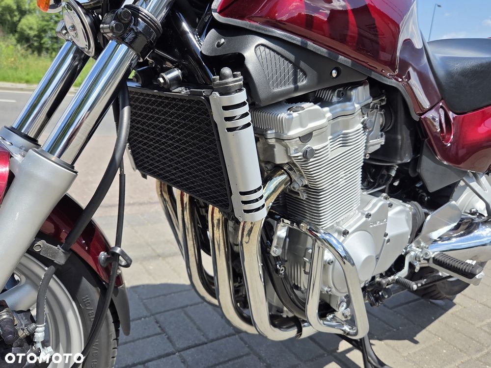 Suzuki GSX - 8