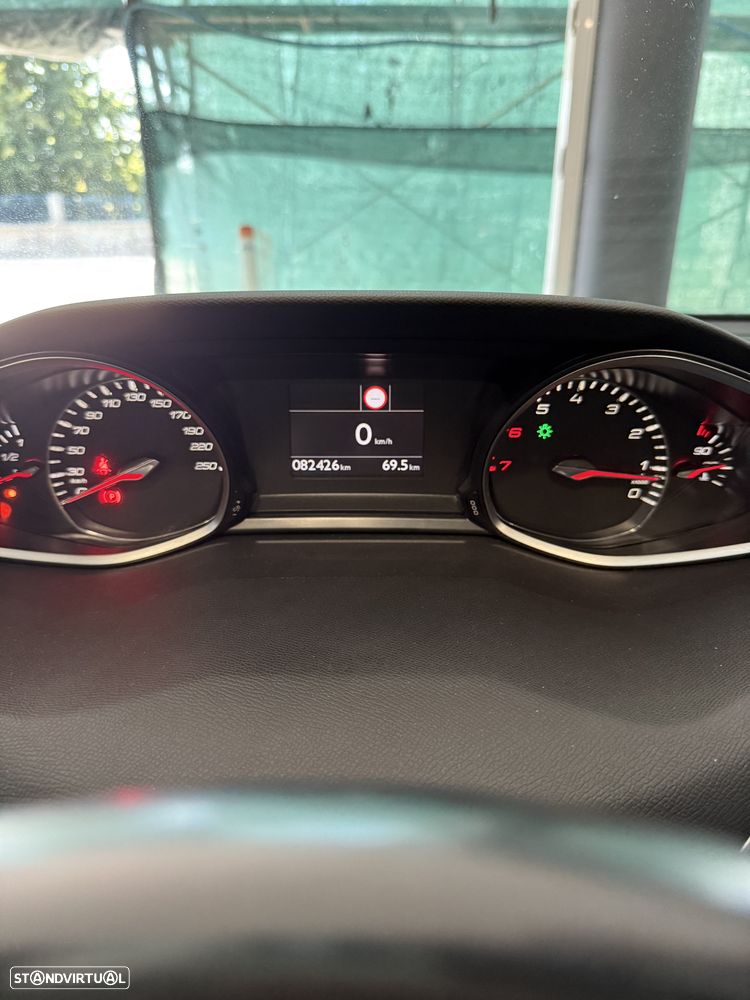 Peugeot 308 SW PureTech 130 Allure - 17