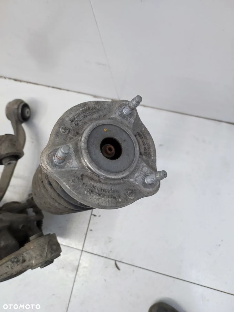 ZWROTNICA MCPERSON WAHACZE LEWY PRZÓD MERCEDES E KLASA W213 213 2.0 CDI - 3