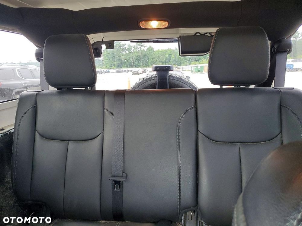 Jeep Wrangler Unlimited 3.6 Automatik Sahara - 11