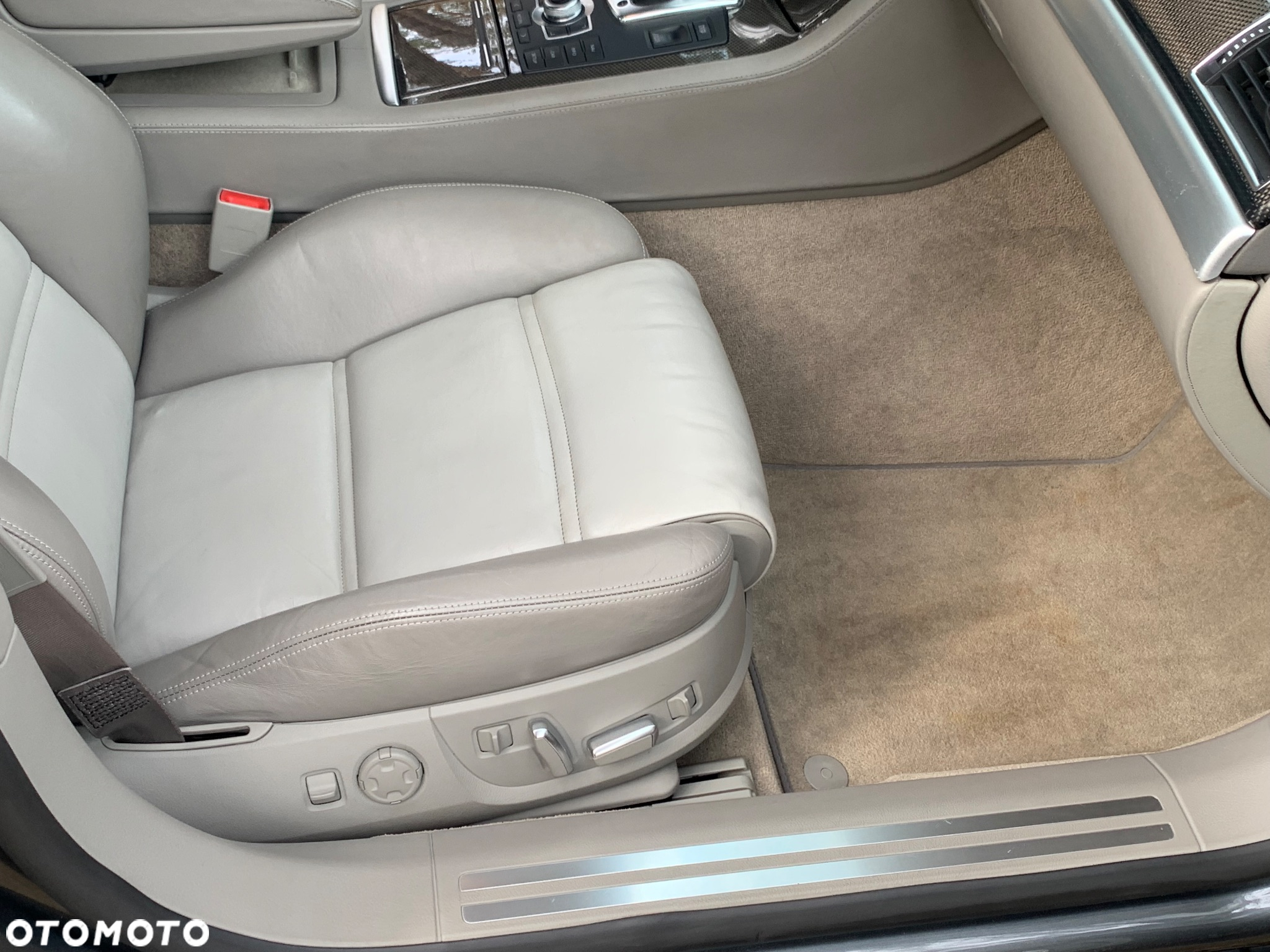 Audi S8 5.2 FSI Quattro - 13