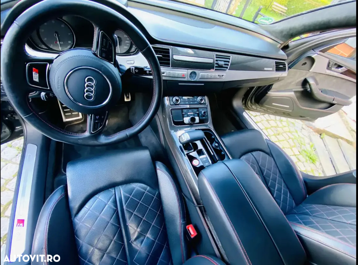 Audi S8 - 4