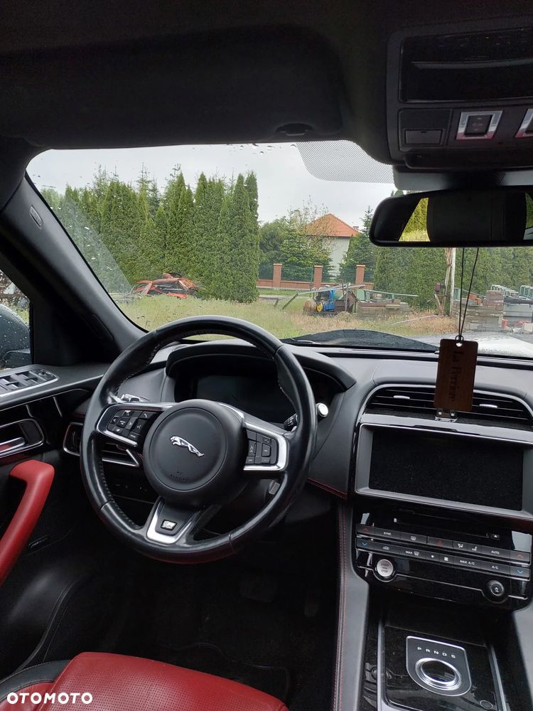 Jaguar F-Pace 20d AWD R-Sport - 11