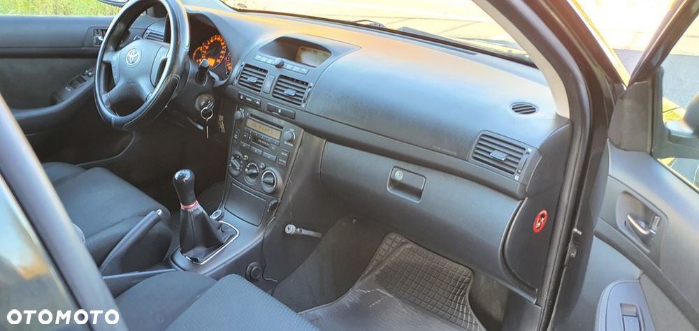 Toyota Avensis 2.0 D-4D Luna - 13
