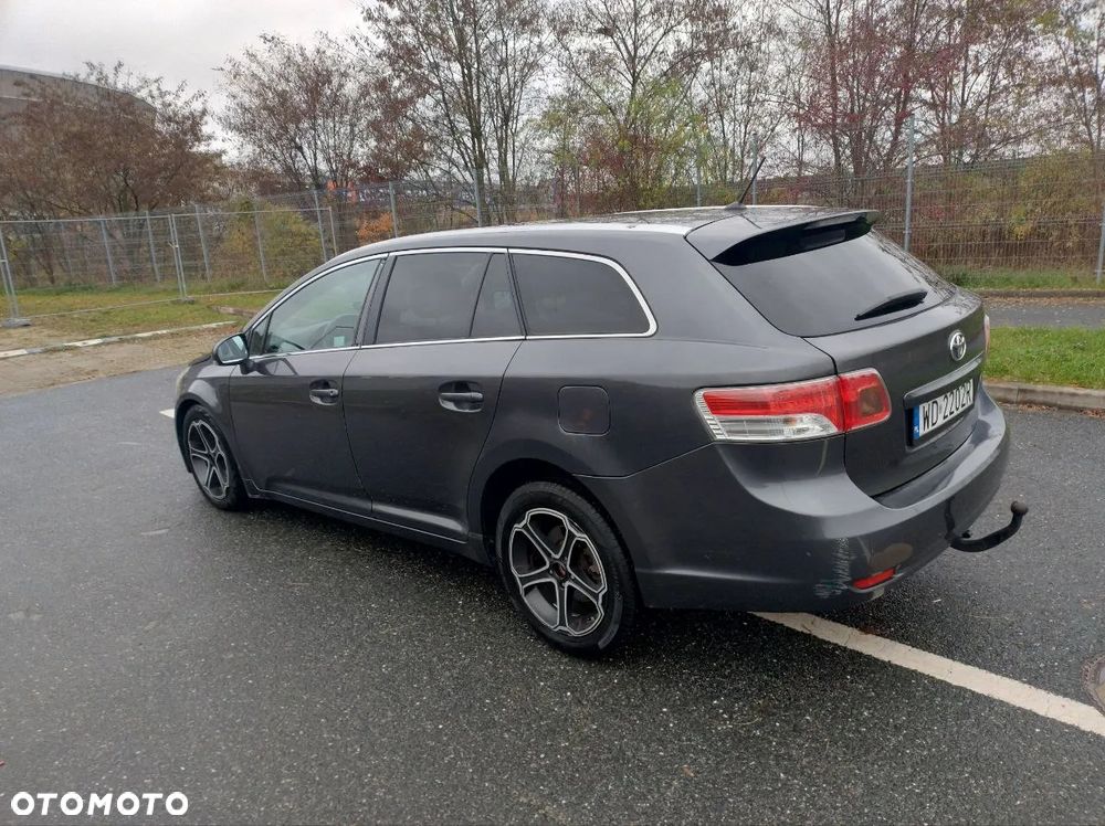 Toyota Avensis 2.0 D-4D Premium - 12