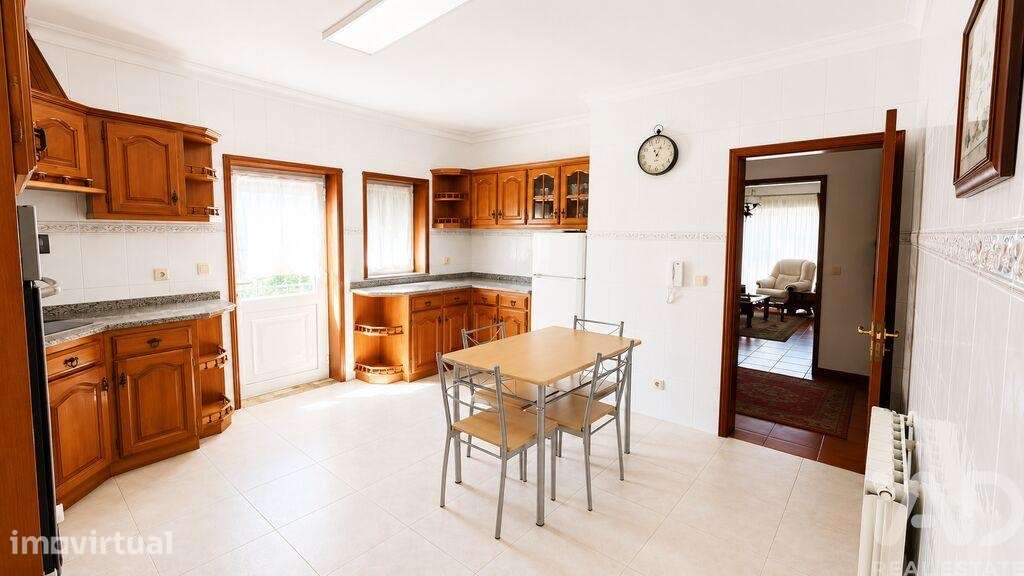 Casa / Villa T4 em Santa Marta de Portuzelo de 254 m2 - Grande imagem: 4/26