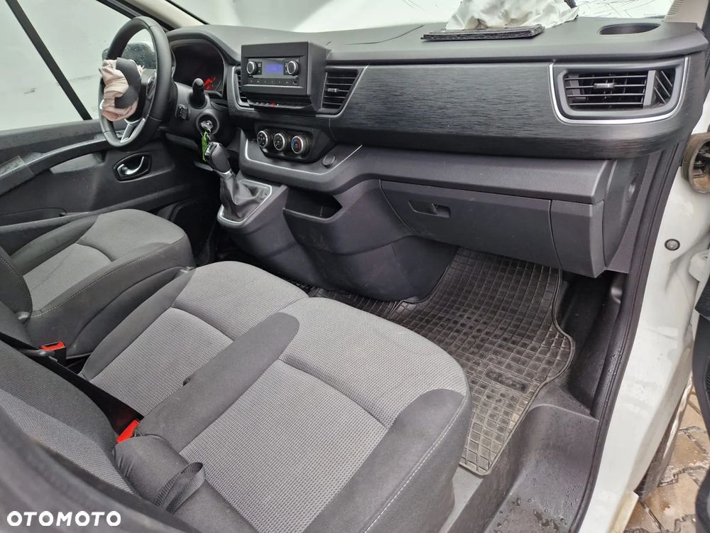Renault Trafic SpaceClass 2.0 dCi EDC - 17