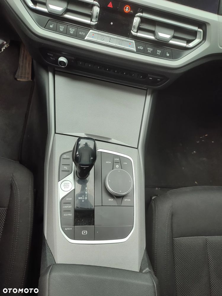 BMW Seria 3 318d Sport Line Shadow - 14