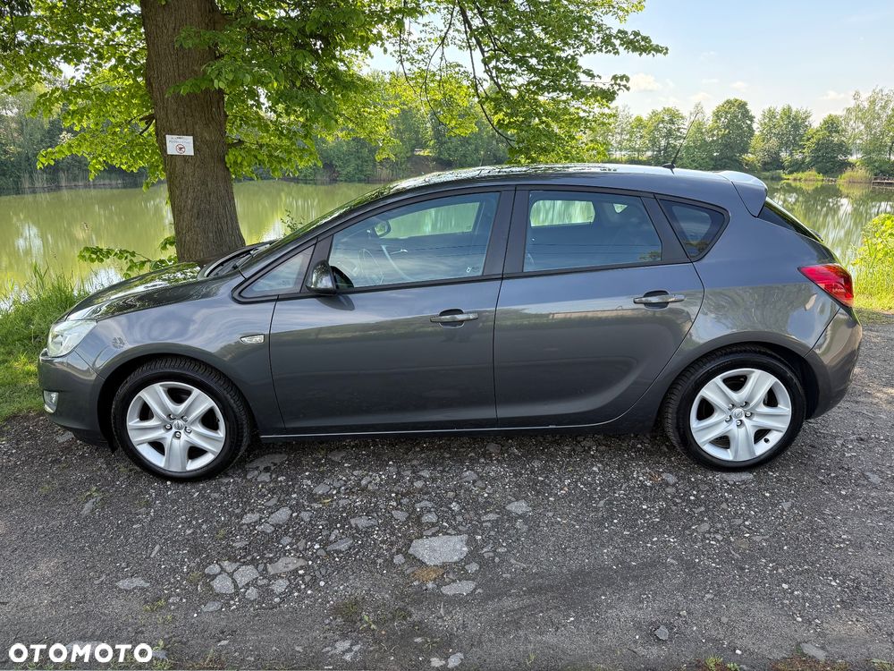 Opel Astra 1.6 Cosmo - 40