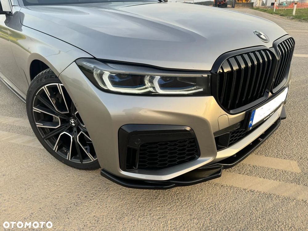 BMW Seria 7 750i xDrive - 26