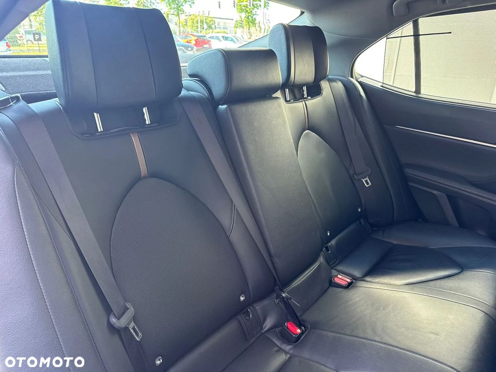 Toyota Camry 2.5 Hybrid Executive CVT - 9