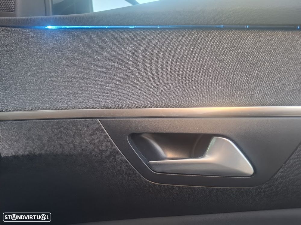 Peugeot 3008 1.6 Hybrid Allure e-EAT8 - 41