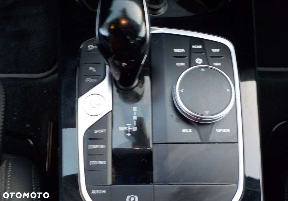 BMW Seria 1 - 32