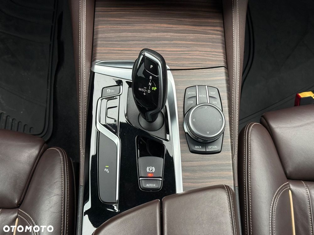 BMW Seria 5 520d xDrive M Sport sport - 19