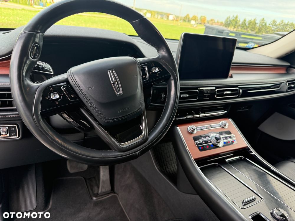 Lincoln Aviator - 10